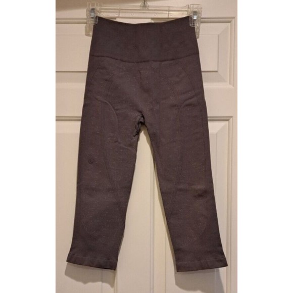 Lululemon Capri Leggings Womens Size 2 Heathered Purple Workout Gym Comfy - Picture 2 of 8